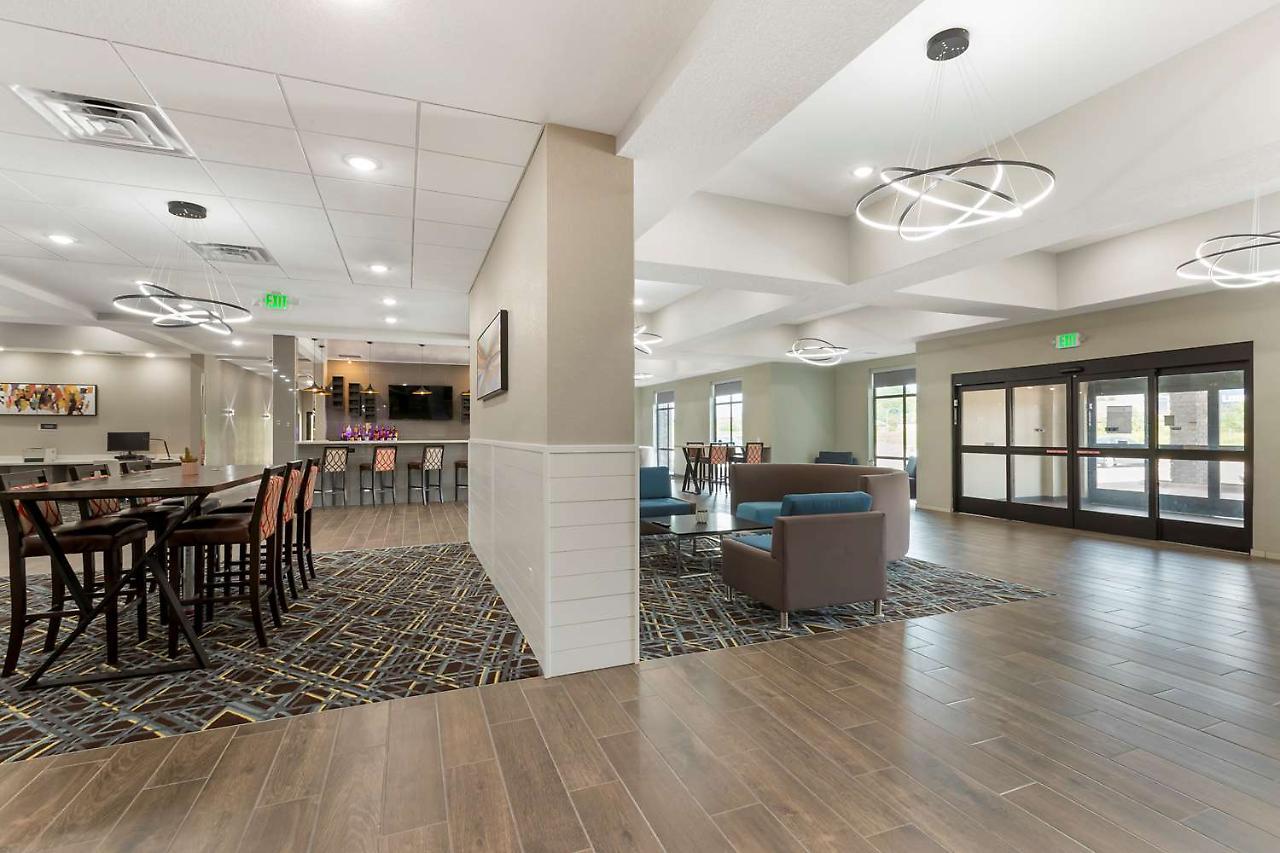 La Quinta Inn & Suites By Wyndham Coralville Iowa City Exteriör bild